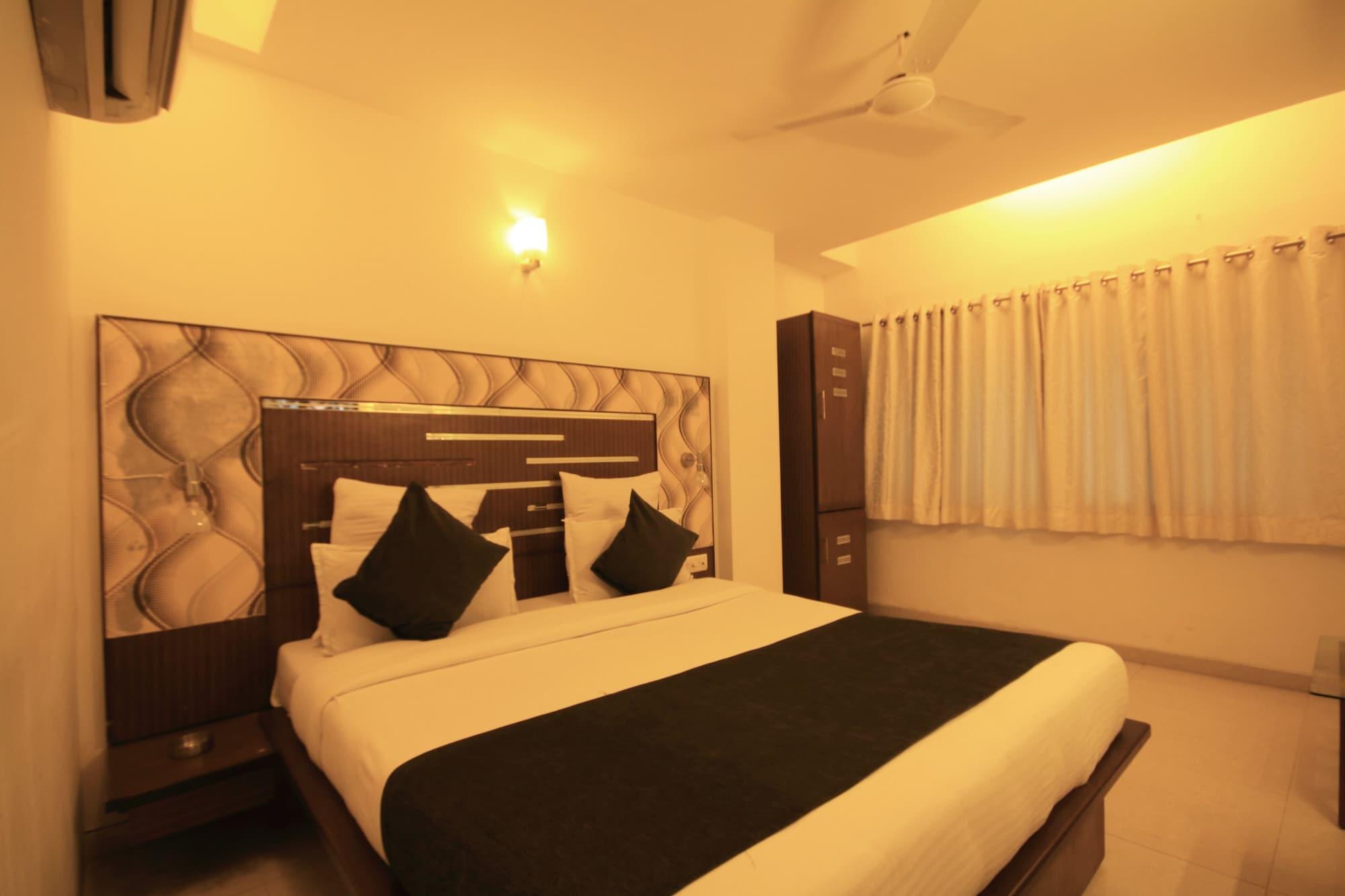אחמדאבאד Fabhotel Kadamb Inn מראה חיצוני תמונה