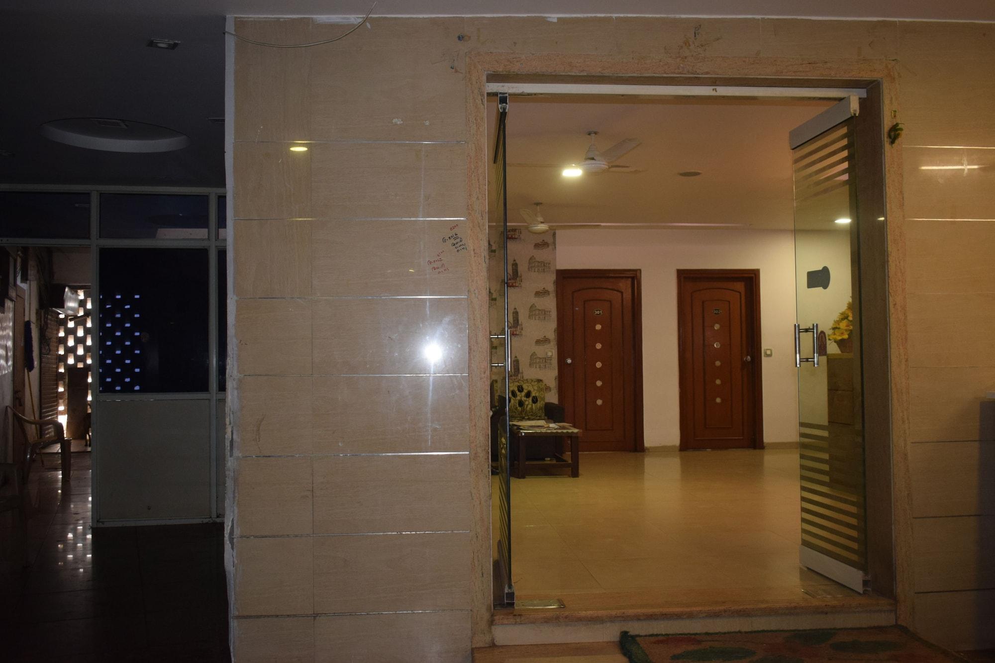 אחמדאבאד Fabhotel Kadamb Inn מראה חיצוני תמונה