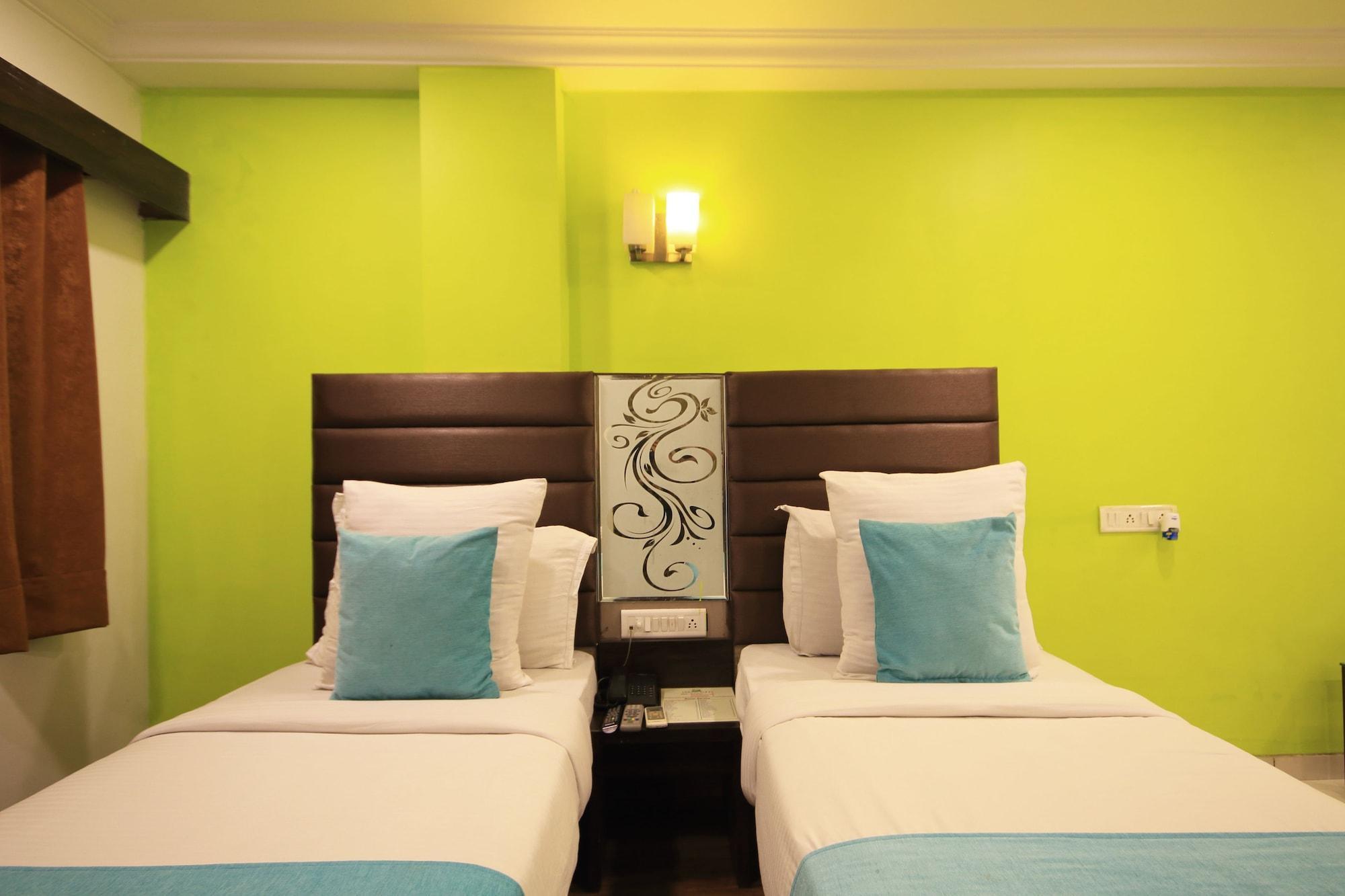אחמדאבאד Fabhotel Kadamb Inn מראה חיצוני תמונה
