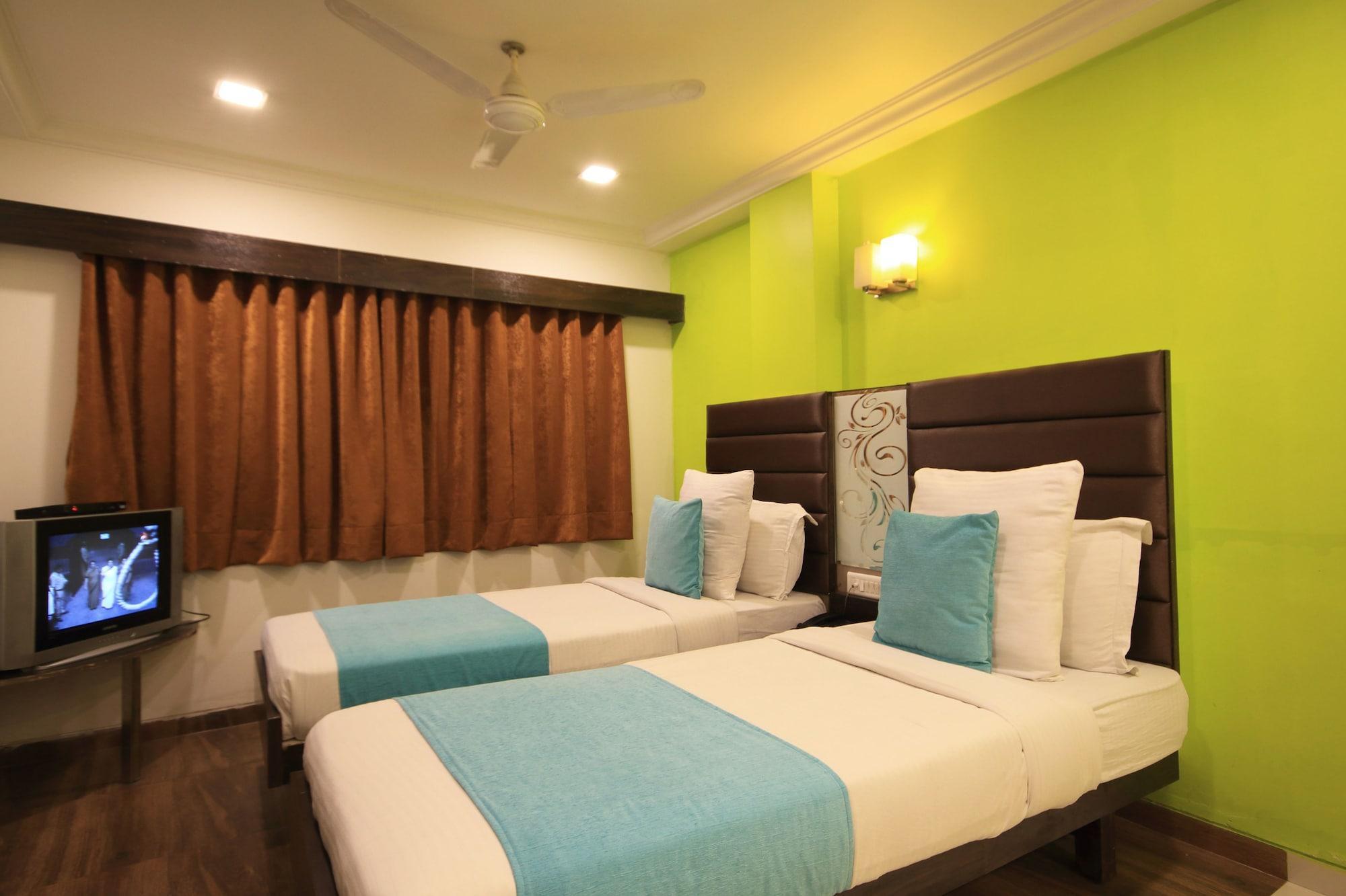 אחמדאבאד Fabhotel Kadamb Inn מראה חיצוני תמונה