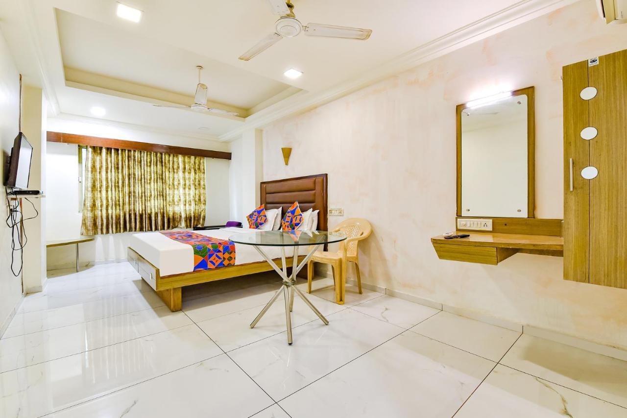 אחמדאבאד Fabhotel Kadamb Inn מראה חיצוני תמונה
