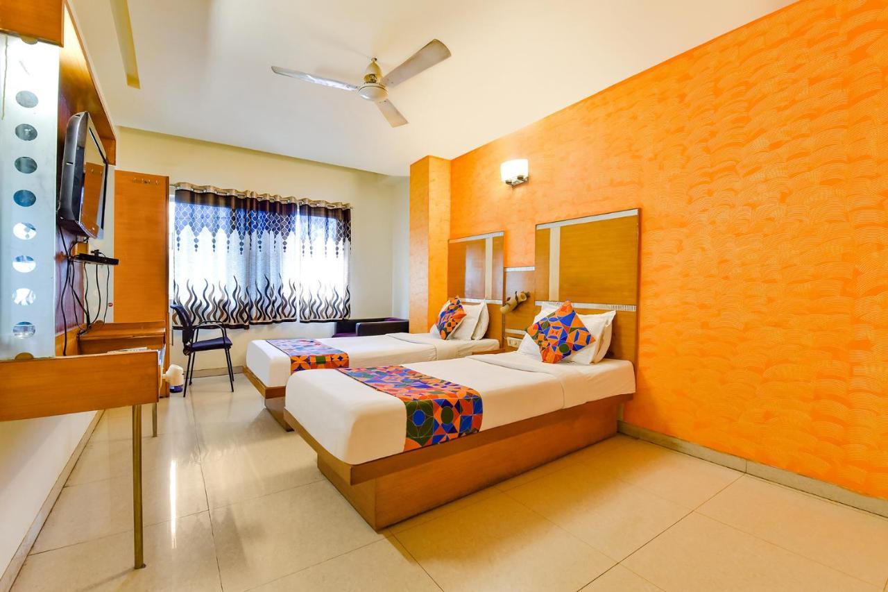 אחמדאבאד Fabhotel Kadamb Inn מראה חיצוני תמונה