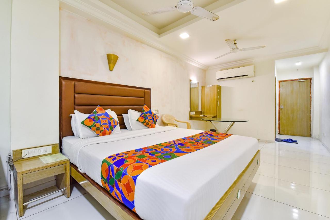 אחמדאבאד Fabhotel Kadamb Inn מראה חיצוני תמונה
