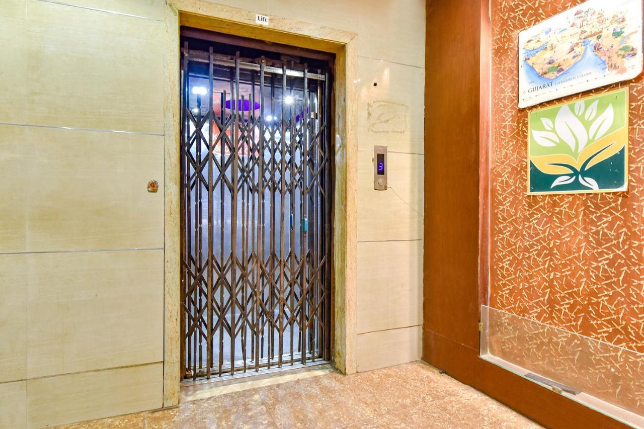 אחמדאבאד Fabhotel Kadamb Inn מראה חיצוני תמונה