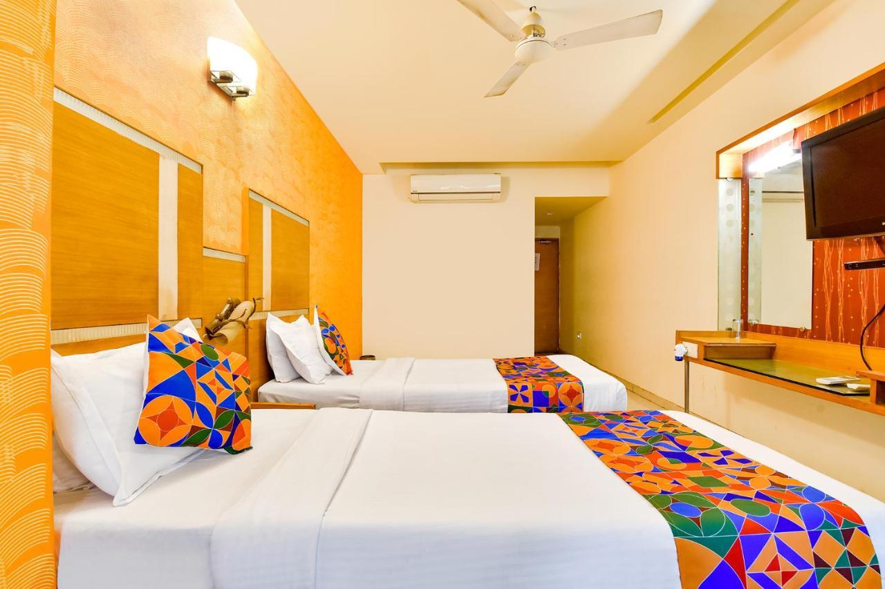 אחמדאבאד Fabhotel Kadamb Inn מראה חיצוני תמונה